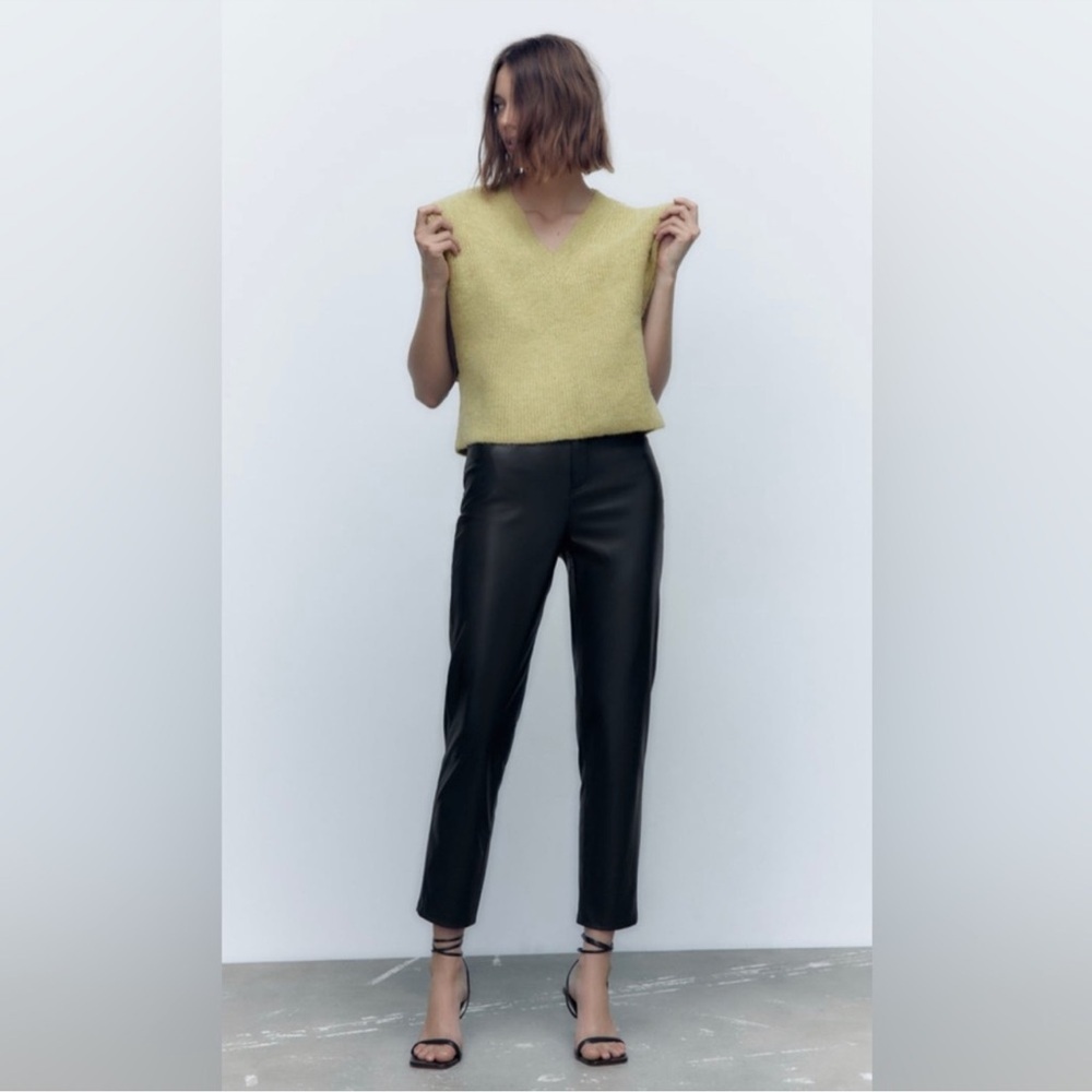 Zara Black Faux Leather High Rise Mom Fit Pants Size 4 Straight leg